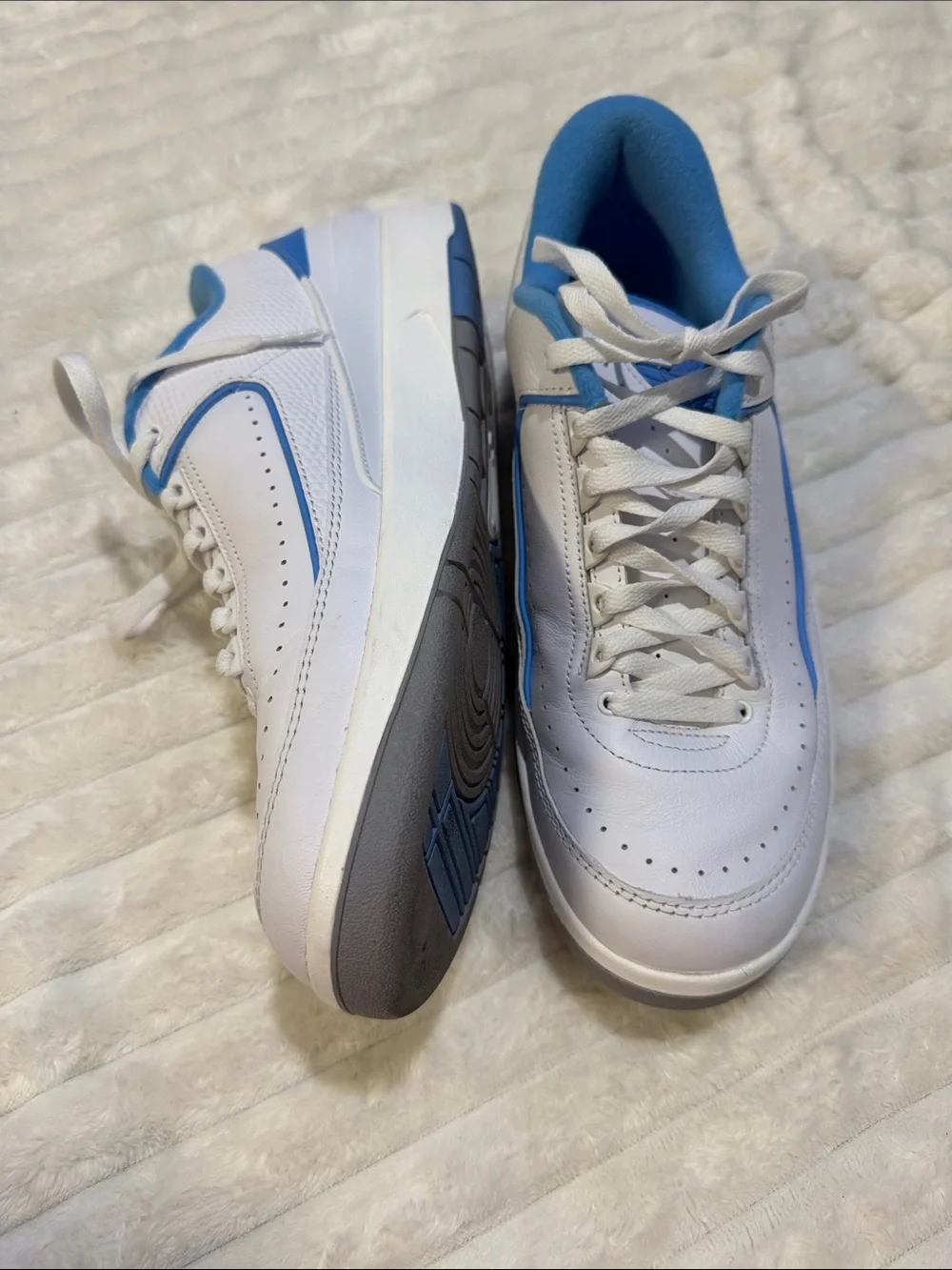 Jordan Air 2 Retro Low in White & University Blue